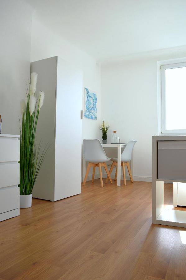 Gemutliches Studio Mit Blick Auf Die Ottakringer Brauerei Apartamento Viena Exterior foto